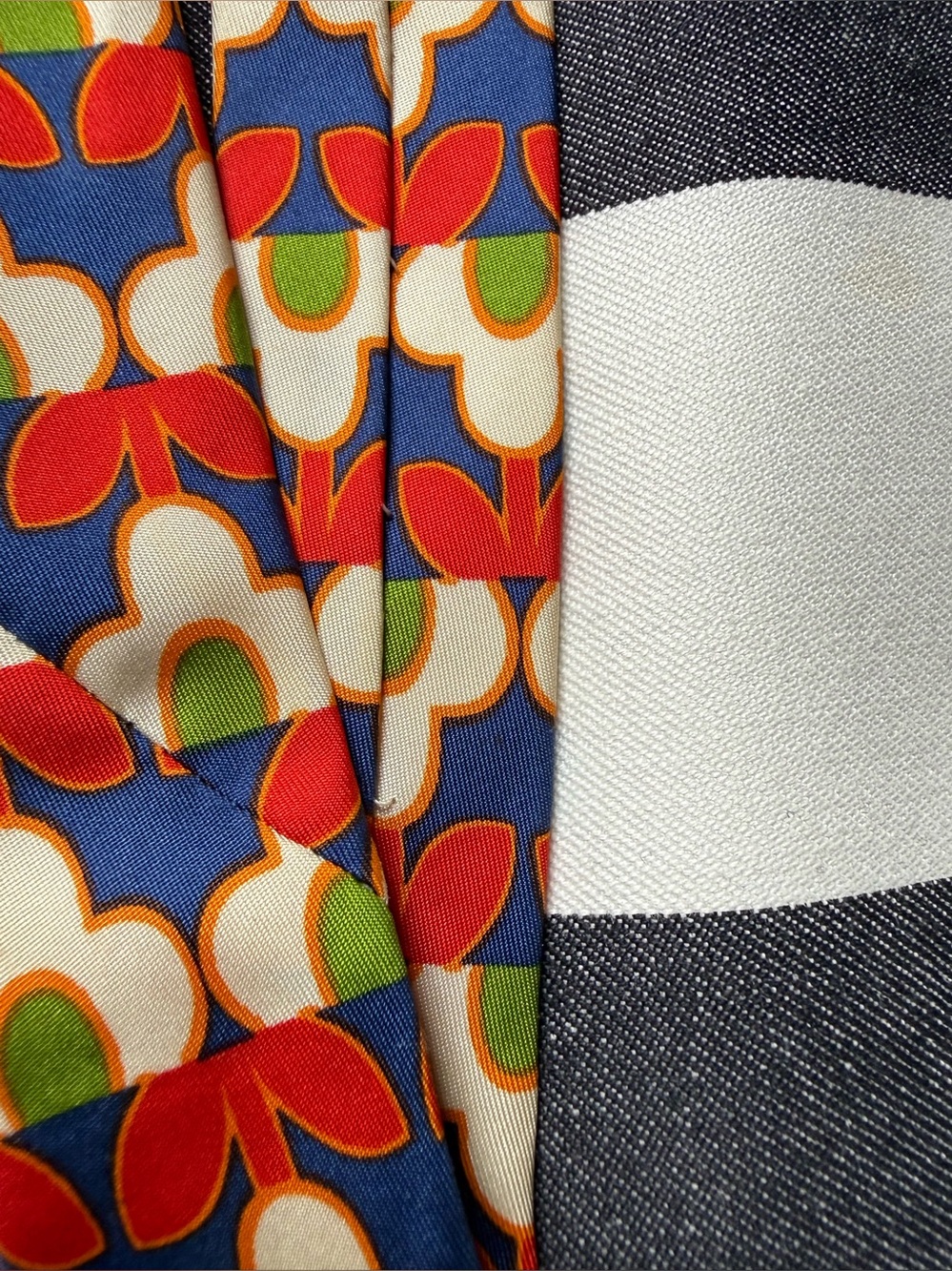Rare Gucci Pop Art Multicolor Red Blue Green Geometric Silk Tie - Picture 9 of 16